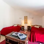 Hébergement de vacances L'oustalet En Provence Saint-Hilaire-dʼOzilhan